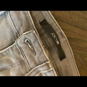 Joe’s grey fit skinny ankle 26W